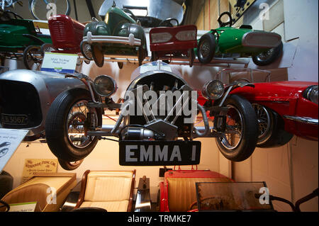 Blick auf den Innenbereich von Lakeland Motor Museum, Cumbria, England, UK. Stockfoto