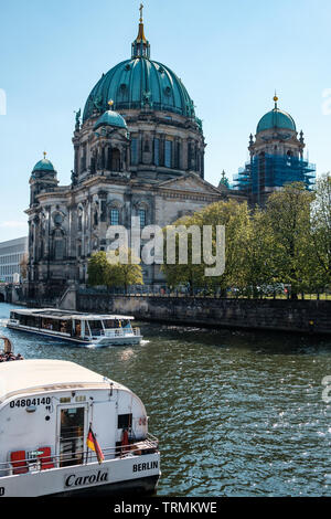 Berliner Dom Kirche oder den Berliner Dom, am Ufer der Spree in Berlin, Deutschland Stockfoto