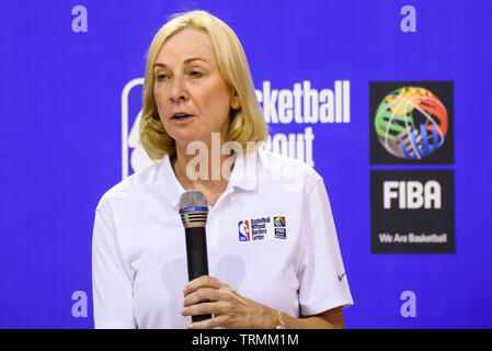 RIGA, Lettland. 9. Juni, 2019. Kim Bohuny, NBA Senior Vice President der Internationalen Basketball Operations, während NBA und FIBA camp Basketball ohne Grenzen (BWB) Europa öffnen. Credit: gints Ivuskans/Alamy leben Nachrichten Stockfoto