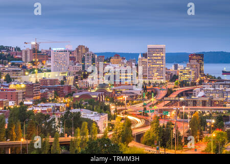Tacoma, Washington, USA Skyline bei Nacht. Stockfoto