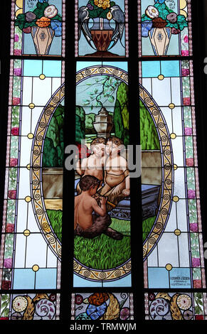 Kirchenfenster von Stanek und Sebek in der Lucerna in Prag Stockfoto