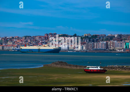 Der kleine Strand von Pedreña, Bucht von Santander. Spanien. Stockfoto