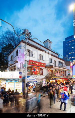 Asien, Japan, Tokio, Harajuku Bezirk; Takeshita Straße Stockfoto