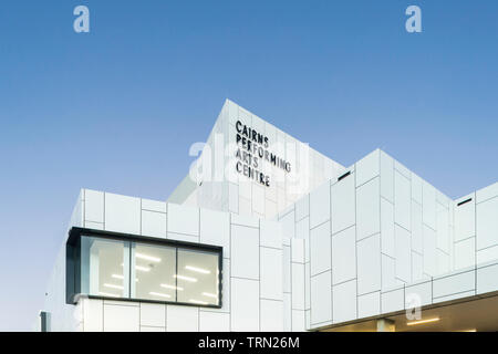 Die hintere Fassade des Cairns Performing Arts Centre, Cairns, Queensland, Australien Stockfoto