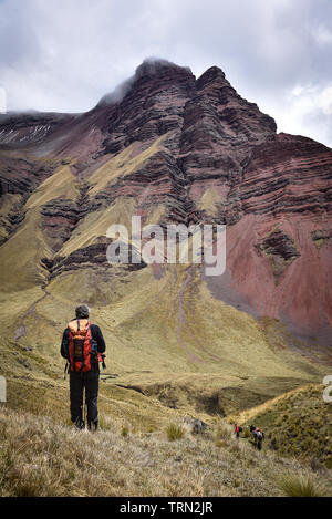 Dramatische Berglandschaft auf der Ancascocha Trek zwischen Cusco und Machu Picchu Stockfoto