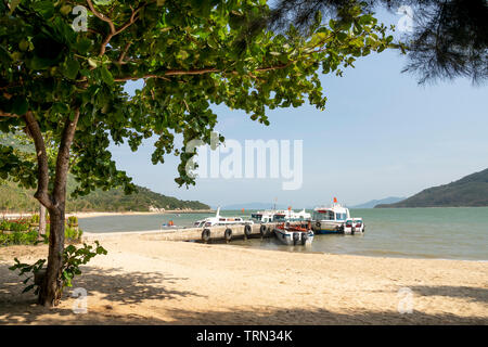 Monkey Island, Stadt Nha Trang, Khanh Hoa Provinz, Vietnam - 17. Mai 2019: High speed boot Pier, das Touristen auf Monkey Island in Nha Trang City, V Stockfoto