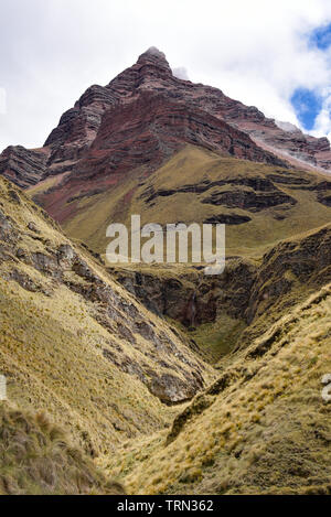 Dramatische Berglandschaft auf der Ancascocha Trek zwischen Cusco und Machu Picchu Stockfoto