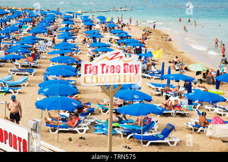 Protaras. Zypern - 5. Oktober 2018: Fig Tree Bay am Strand in Protaras Zypern. Stockfoto