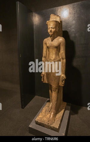 Editorial: Luxor, Ägypten, 16. Oktober 2018 - Statue des Gottes Amon im Luxor Museum Stockfoto