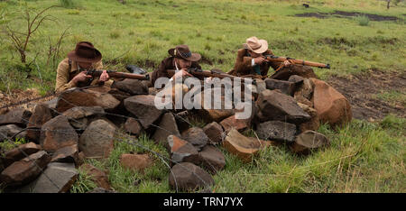 Talana Museum, Dundee, Südafrika, 20. Oktober, 2018. Mitglieder der Dundee Diehards sammeln für die jährliche Re-enactment der 20. Oktober 1899 Schlacht von talana Hill. Es war die erste große Auseinandersetzung zwischen Briten und Buren Kräfte im Zweiten Burenkrieg. Die Briten erlitten schwere Verluste, einschließlich ihrer allgemeinen, Sir William Penn Symons, sondern gewann den Tag. Bild: Jonathan Oberholster/Alamy Stockfoto