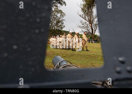 Talana Museum, Dundee, Südafrika, 20. Oktober, 2018. Mitglieder der Dundee Diehards sammeln für die jährliche Re-enactment der 20. Oktober 1899 Schlacht von talana Hill. Es war die erste große Auseinandersetzung zwischen Briten und Buren Kräfte im Zweiten Burenkrieg. Die Briten erlitten schwere Verluste, einschließlich ihrer allgemeinen, Sir William Penn Symons, sondern gewann den Tag. Bild: Jonathan Oberholster/Alamy Stockfoto