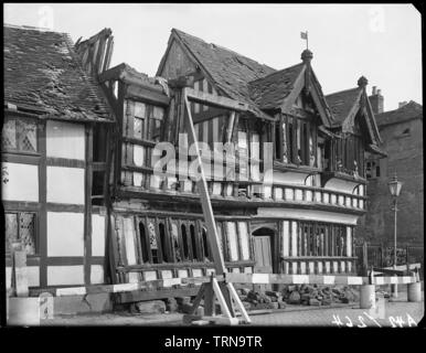 Ford's Hospital, Greyfriars Lane, Coventry, West Midlands, 1941. Schöpfer: George Bernard Mason. Stockfoto