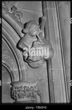 Geschnitzte Figur, Münster Kirche des Heiligen Johannes, Beverley, East Riding von Yorkshire, c 1955 - c 1980. Schöpfer: Ursula Clark. Stockfoto