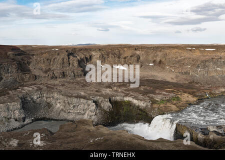 NE Island. Der Wasserfall von Hafragilsfoss auf der Jökulsá á Fjöllum River. Es liegt in der jökulsárgljúfur Canyon, stromabwärts von Dettifoss Stockfoto