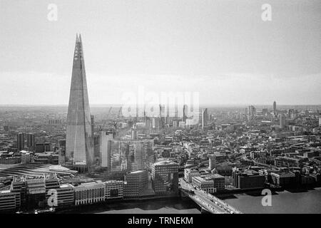 Der SHARD fotografiert von der Sky Garden, 20 Fenchurch Street, London, England, Vereinigtes Königreich. Stockfoto