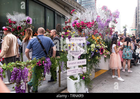 Hendrick's Gin Hochsommer Solstice Tastingfall bei Pershing Square in New York City, USA Stockfoto