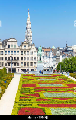 Brüssel Menschen wandern in die Gärten des Mont des Arts Kunstberg Brüssel Belgien Eu Europa Stockfoto