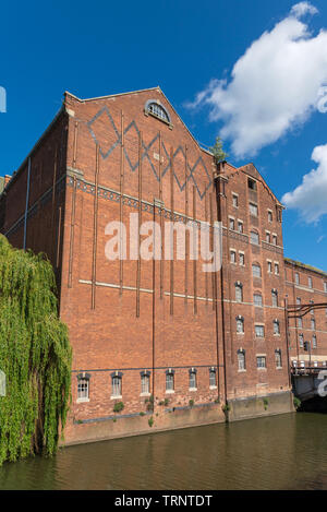 Die heilungen Mühle, auch als Borough Mühle bekannt, wurde im Jahr 1865 neben dem Fluss Avon in Stroud, Gloucestershire, England Stockfoto