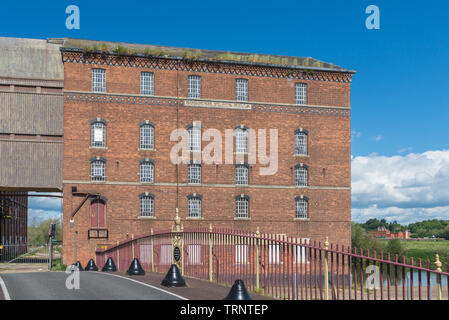 Die heilungen Mühle, auch als Borough Mühle bekannt, wurde im Jahr 1865 neben dem Fluss Avon in Stroud, Gloucestershire, England Stockfoto