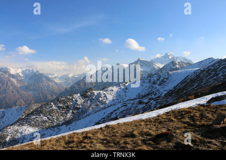 Panorama des Tien Shan in der Nähe von Furmanov Gipfel Stockfoto