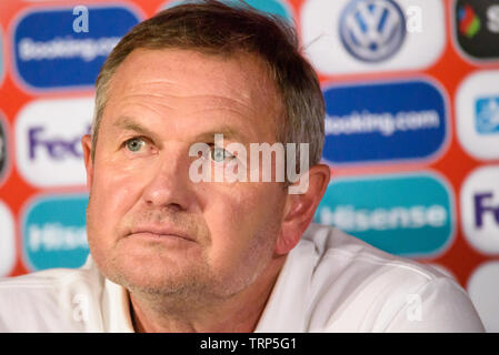 RIGA, Lettland. 10. Juni, 2019. Matjaz Kek, Head Coach von Team Slowenien, während der Pressekonferenz, nach der UEFA EURO 2020 Qualifikation Spiel zwischen den nationalen Fußball-Team von Lettland und Slowenien. Credit: gints Ivuskans/Alamy leben Nachrichten Stockfoto