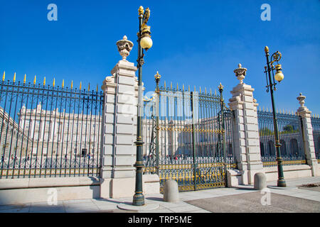 Die berühmte Royal Palace in Madrid im historischen Stadtzentrum, die offizielle Residenz der spanischen Königsfamilie Stockfoto