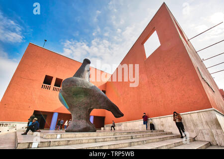 Monterrey, Mexiko - 9 Dezember, 2018: MARCO, Museum für Zeitgenössische Kunst (Museo de Arte Contemporaneo) Wahrzeichen der Stadt Macroplaza Stockfoto