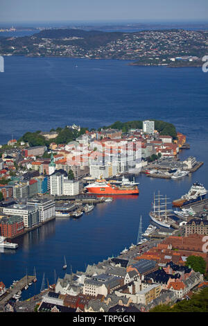 Der Blick hinunter auf den Hafen pf Bergen, Norwegen Stockfoto