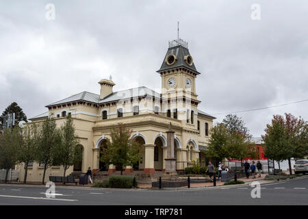 Blick auf den Hafen Tenterfield Büro, einem denkmalgeschützten Gebäude errichtet 1881 und der Uhrturm in 1891-92 abgeschlossen, der in der Viktorianischen Italianate styl Stockfoto