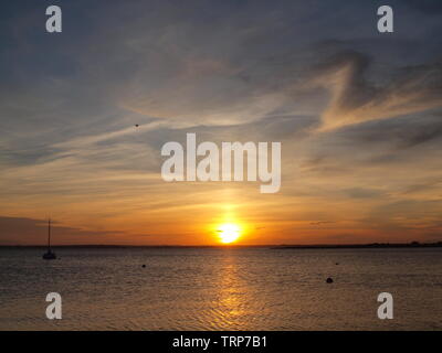 Sonnenuntergang über Barnegat Bay, Toms River, New Jersey. Stockfoto