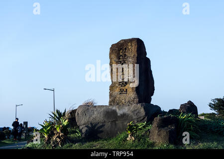 In Jeju, Südkorea - April 8, 2018: Stein auf Gwangchigi Strand Plage. Stockfoto