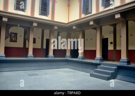 Innenansicht eines alten wada (Haus), Girivan, in der Nähe von Pune, Maharashtra, Indien Stockfoto