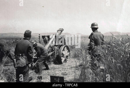 Deutsche Soldaten mit Schwere Infanterie Gewehr an der russischen Front Operation Barbarossa 1941 Stockfoto