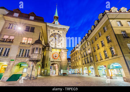 Bern, Schweiz. Zytglogge Uhrturm auf kramgasse Straße in der Altstadt. Stockfoto