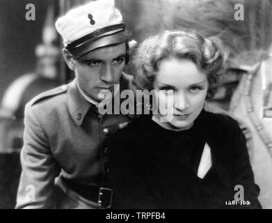 MARLENE DIETRICH und Gary Cooper in Marokko 1930 Regisseur Josef von Sternberg Paramount Pictures Stockfoto