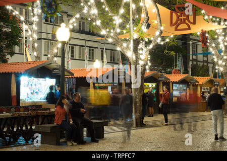 Karneval Zeit entlang der Avenida Arriaga, Funchal, Madeira 2019 Stockfoto