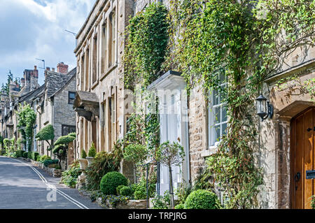 Burford (England, Cotswolds) High Street; Straße in Burford Stockfoto