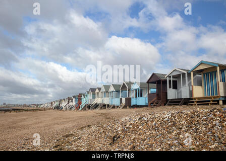 Holzhütten am Thorpe Bay, in der Nähe von Southend-on-Sea, Essex, England Stockfoto