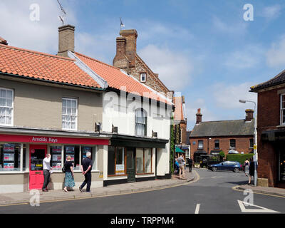 Suche in Byford Gericht von der High Street in der hübschen North Norfolk Marktstadt Holt mit seinen schönen georgianischen Gebäude. Stockfoto