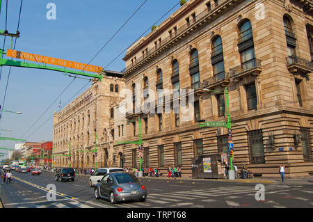 Mexiko Stadt/Mexiko: 12.Dezember 2012: Szenen von Menschen zu Fuß auf den Straßen von Mexiko Stadt Stockfoto