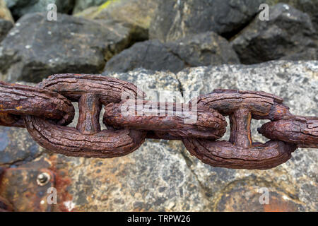 Alte kaputte und rostige Kette Stockfoto