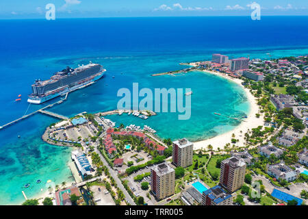 Schöne Aussicht auf die Strände in Ochos Rios Jamaika in einem Sommertag. Photo Credit: Marty Jean-Louis Stockfoto