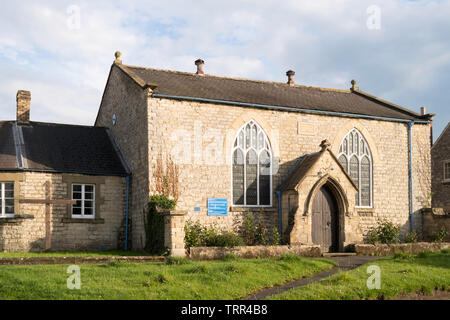 Anfang des 19. Jahrhunderts Wesleyan Methodist Kapelle auf dem Grün in Slingsby, North Yorkshire, England, Großbritannien Stockfoto