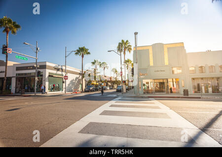 BEVERLY HILLS, Ca - Jun 29: Schnittpunkt von Brighton und Beverly Drive in Beverly Hills am 20. Juli 2018. Beverly Drive ist ein wohlhabender Shopping di Stockfoto