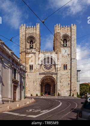Kathedrale von Lissabon oder Se de Lisboa aka Kirche Santa Maria Maior, Portugal. Die Kirche von Lissabon, und die Einzige, die im romanischen Stil in der Stadt Stockfoto