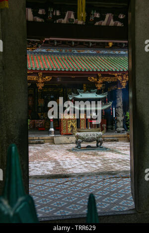 Alter & kunstvollen Schnitzereien des Thian Hock Keng Tempel oder Tempel der himmlischen Glück, China Town, Singapur, Asien Stockfoto