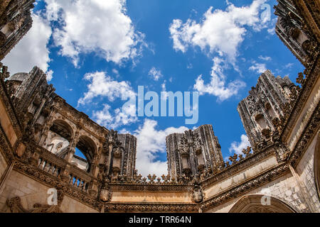 Batalha, Portugal. Top des Unfertigen Kapellen aka Capelas Imperfeitas von Batalha Abtei aka Kloster Santa Maria da Vitoria. Gotische und Manuelin Stockfoto