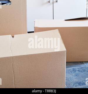 Ausbau Fahrzeuggruppen mit Notizblöcken abgedeckt Stockfoto