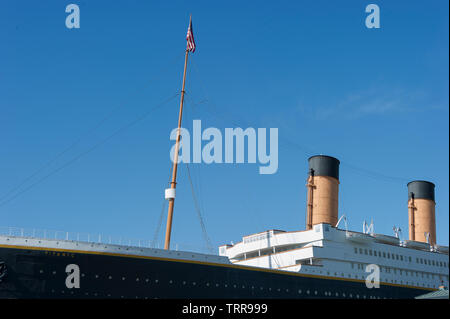 Pigeon Forge, Tennessee, USA - Mai 15,2019: eine Nachbildung des Schiffes die Titanic ist ein Museum in Pigeon Forge, Tennessee. Stockfoto