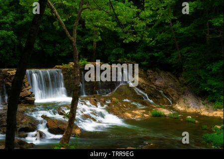 Älteste Talsperre in Tennessee ist auf Big Creek an AMIS-Mühle in Rogersville, Tennessee Stockfoto